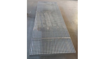 Решетчатый прессованный настил P 33x33 / 50x3 Ст3пс фото решетчатый прессованный настил P 33x33 / 50x3 Ст3пс купить в Туле