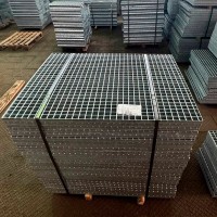 Решетчатый прессованный настил P Zn 33x33 / 50x4 мм Ст3 СТО 23083253-003-2008